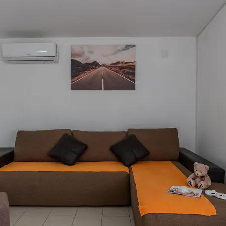 Apartamento Josipovic 2 By Interhome