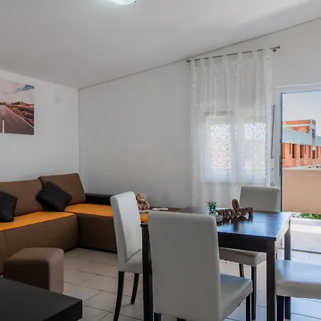 Josipovic 2 By Interhome Apartamento