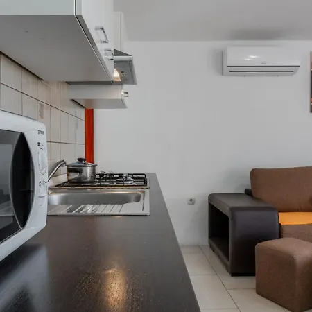 Apartamento Josipovic 2 By Interhome