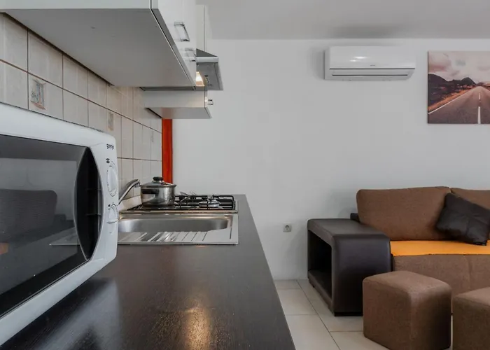 Apartman Josipovic 2 By Interhome